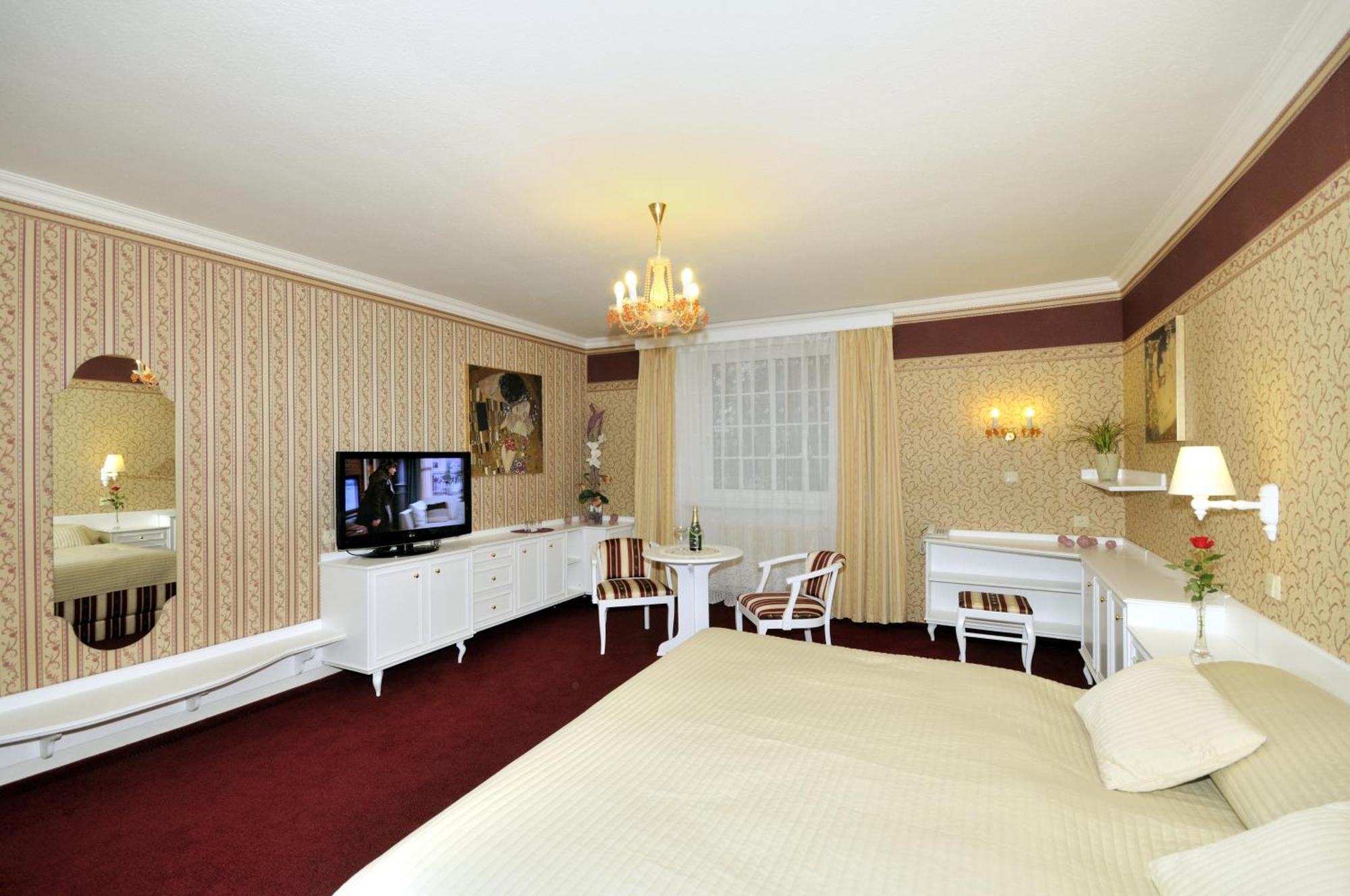 Hotel Ostrov Нимбурк Экстерьер фото