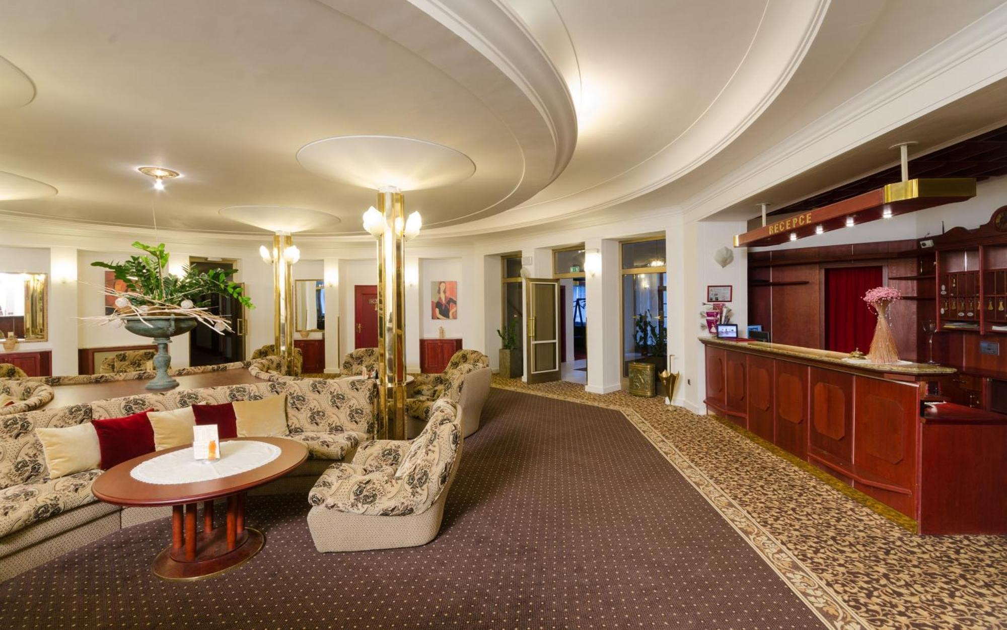 Hotel Ostrov Нимбурк Экстерьер фото