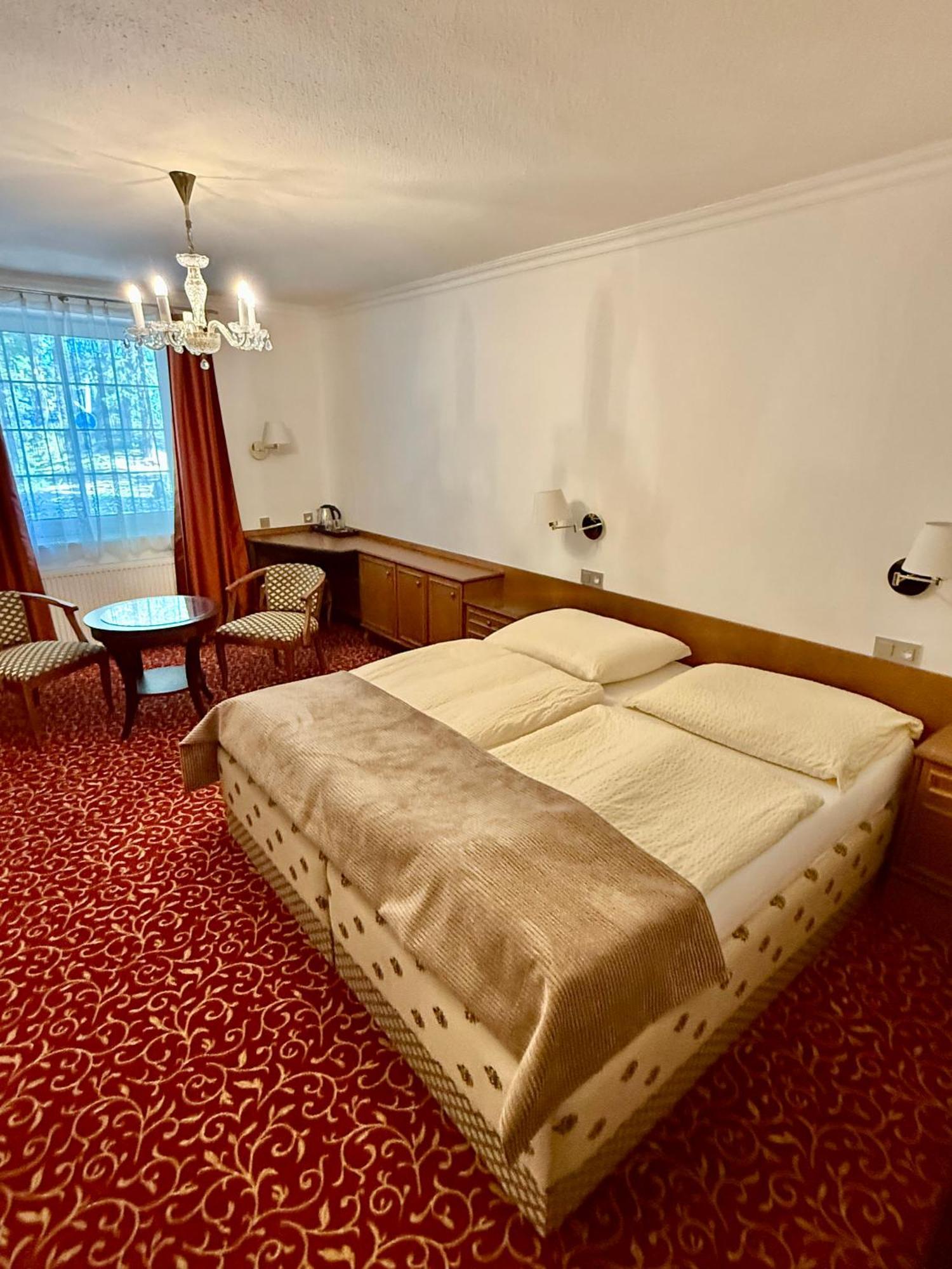 Hotel Ostrov Нимбурк Экстерьер фото
