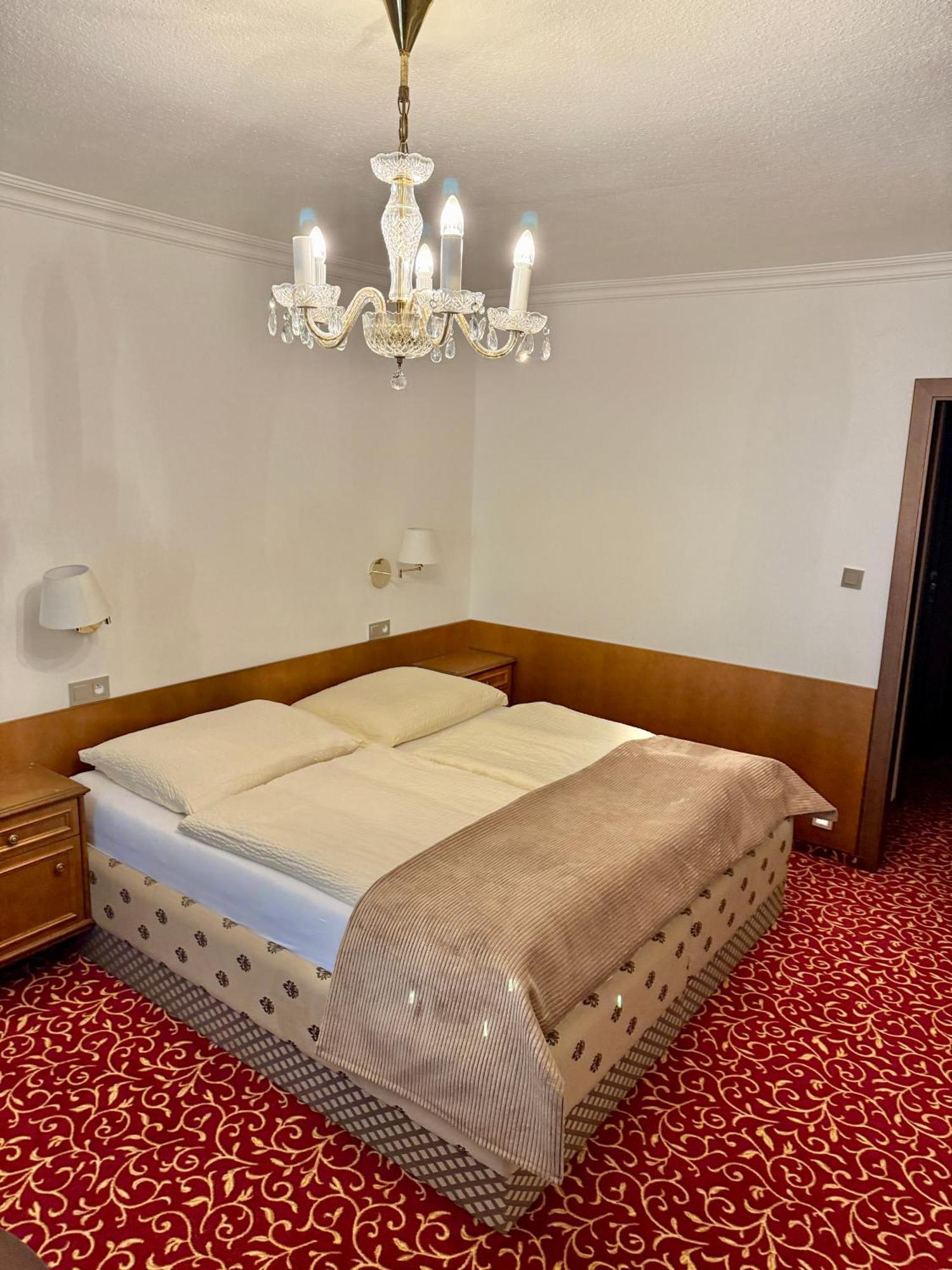 Hotel Ostrov Нимбурк Экстерьер фото