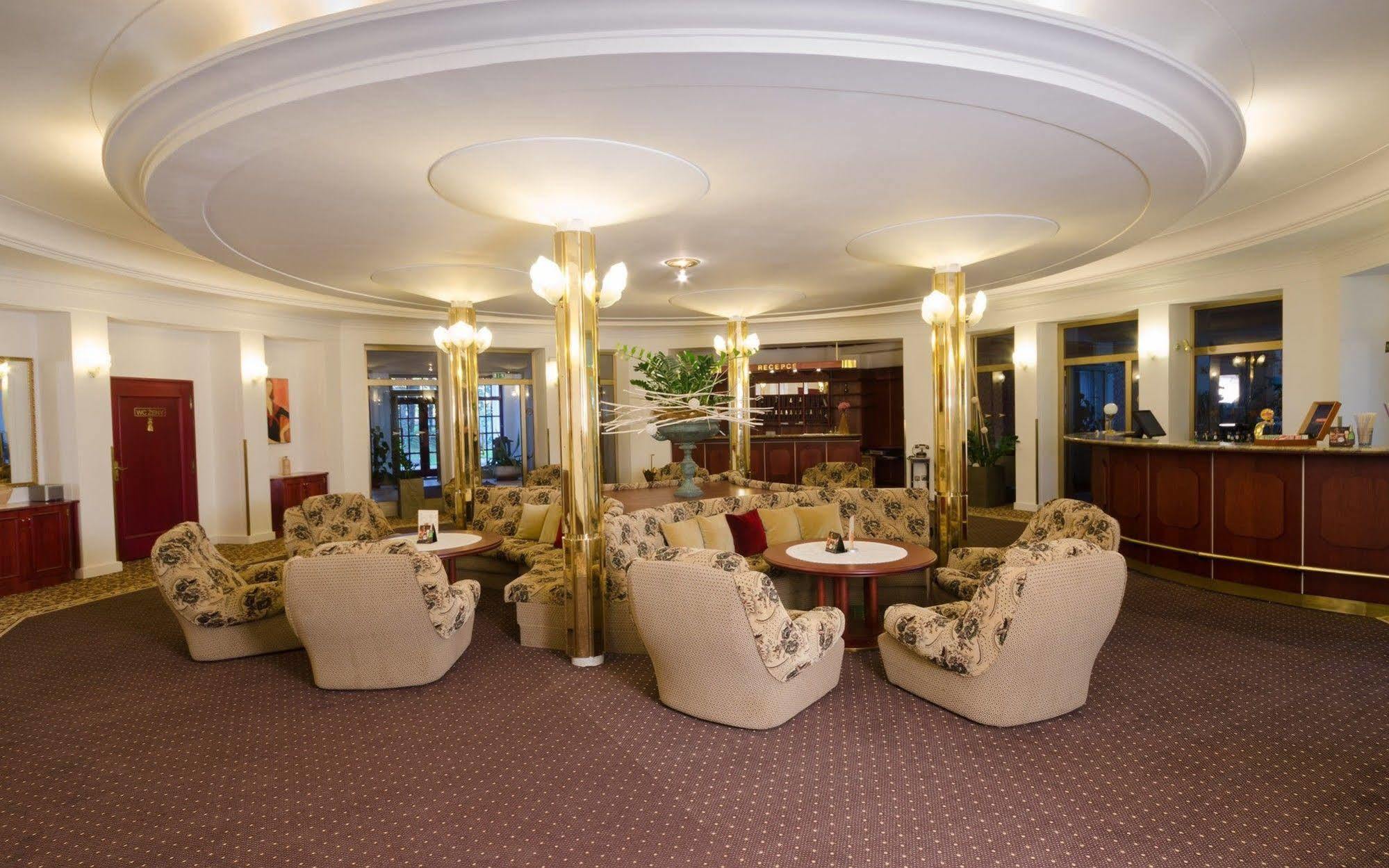 Hotel Ostrov Нимбурк Экстерьер фото