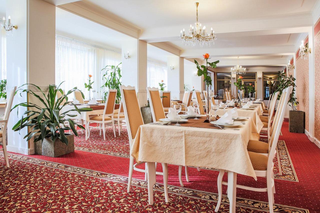 Hotel Ostrov Нимбурк Экстерьер фото